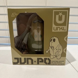 UNKL Jun-Po Tran vinyl Designer Toy yellow brown - Imagen 1 de 5