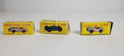 Lote de coches de carreras de plástico vintage Cunningham HWM Aston Martin miniatura Foto 1 de 4