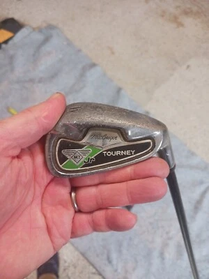 MacGregor Tourney MT Pitching Wedge Junior Golf Club RH 34" Graphite Shaft - Image 1 of 4