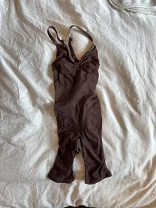 NWT Skims sculpting shapewear bodysuit mid thigh w/ open gusset cocoa brown S/M - Picture 1 of 5