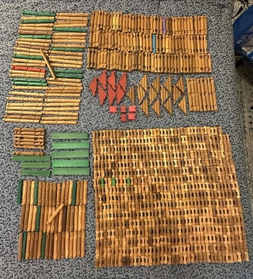 LINCOLN LOGS - Huge 908 Piece Lot - Image 1 of 4