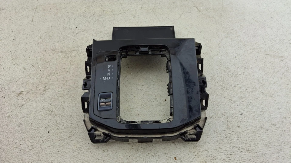 Mazda CX-5 2017-2021 consola central palanca de cambios bisel cubierta de moldura OEM Foto 1 de 4