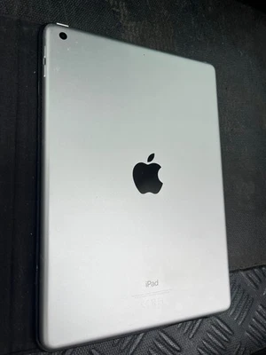 Apple iPad 2018 6th Gen (A1893) 9.7 Inch WiFi 128GB - Silver - Image 1 of 4
