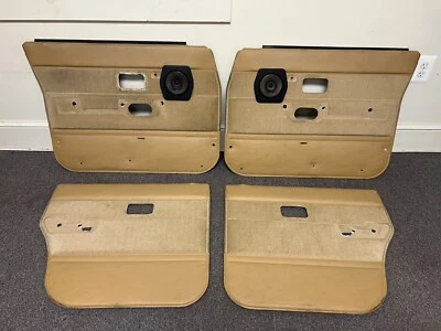 Paneles de puerta delantera trasera Volvo 240 244 245 usados Foto 1 de 4