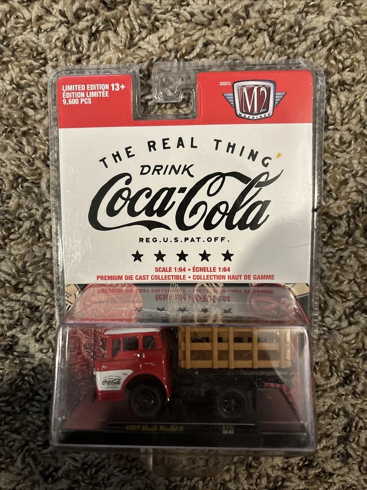 M2 Machines 2019 Coca Cola 1955 Chevy Bel Air Christmas Santa Claus 1 64