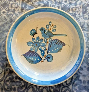 Vintage Tonala Mexico Steinzeug handbemalt signiert Vogel Schmetterling Teller - Bild 1 von 2