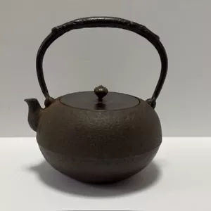 Japanese Tetsubin Iron Kettle Teapot By Seijudo Made in Japan Chanoyu Sado Chado - Picture 1 of 11