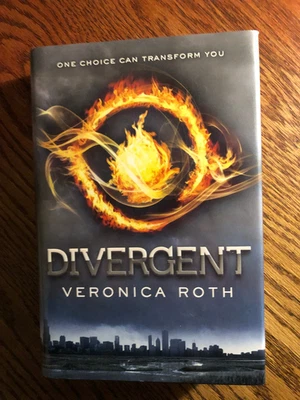 Divergent by Veronica Roth  Book 1  HC / DJ  1st / 1st Printing  Nice! Foto 1 de 3