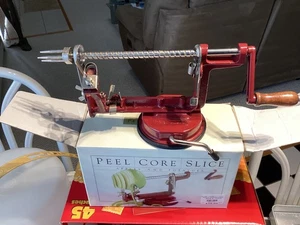 Vintage Apple Potato Peeler Hand Crank Cast Iron Peels, Slices and Cores CLEAN - Picture 1 of 1