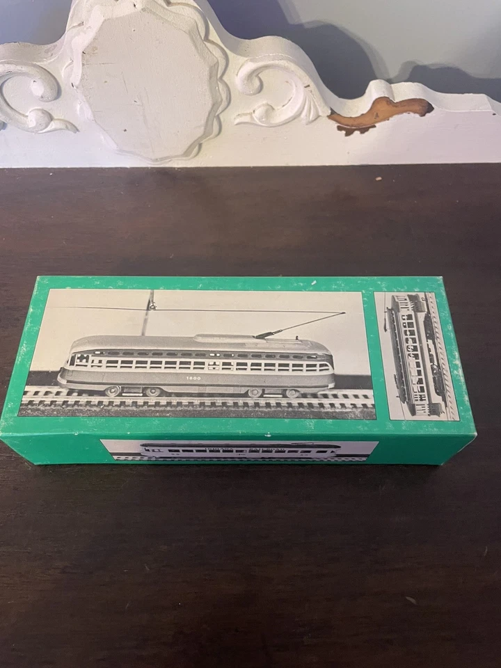 Bowser HO Scale FM Diesel Train Engine Body Kit #1-113000 NIB NOS Rare - Image 1 of 4