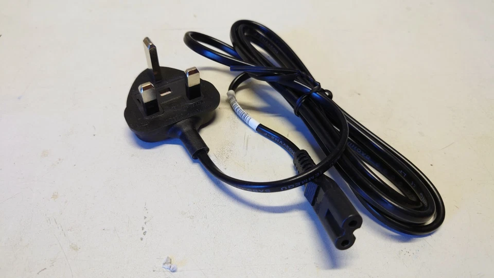 Netzkabel mit englischer Steckdose UK - Bild 1 von 1