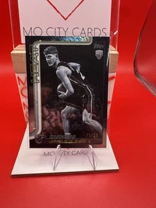 2025-26 Topps Kasparas Jakucionis Surge Parallel/99 RC Miami Heat No. 220 - Imagen 1 de 2