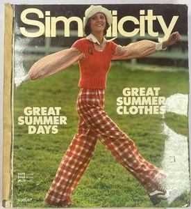 Vintage August 1972 Simplicity Sewing Pattern Catalog Store Counter Book - Imagen 1 de 8