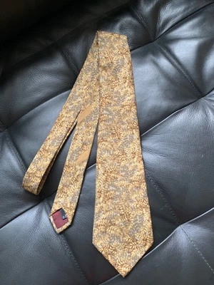 Salvatore Ferragamo Tie Yellow/Gold Leaves Pattern On Gray Silk Necktie 3.75"x58 - Image 1 of 4