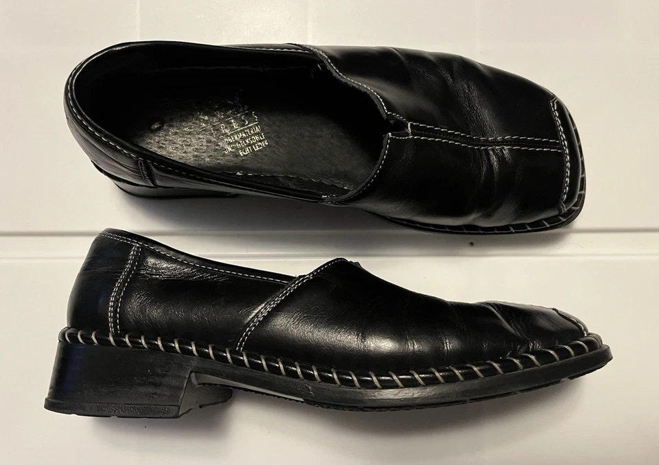 Mocasín Rieker cómodo de cuero negro con puntera cuadrada sin cordones para mujer talla 6 EE. UU. Foto 1 de 4