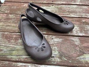 Crocs Taylor Women’s Closed Toe Slingback Brown Casual Comfort Flats 200092|Sz:7 - Picture 1 of 24