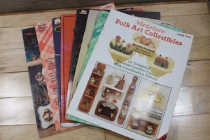 Lot 7 VTG Folk Art Painting, woodcrafts, plastic Canvas Pattern Book Leaflets - Imagen 1 de 9
