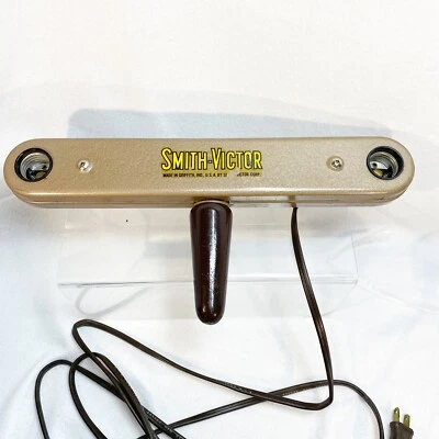 Vintage Smith Victor L2C Dual Bulb Light Bar Made In USA WORKS!! - Image 1 of 4