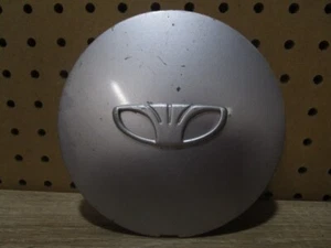 (1) 99-02 DAEWOO NUBIRA LANOS LEGANZA 15" WHEEL CENTER CAP 96273077 - Picture 1 of 4