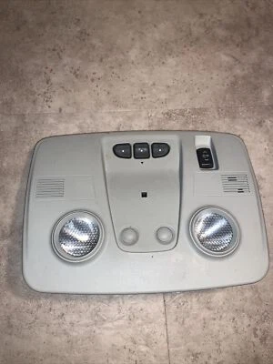 2010-2012 Chevrolet Traverse Roof Overhead Console Dome Map Light Lamp Mounted  - Image 1 of 4