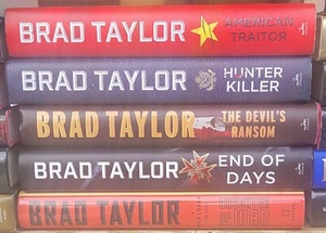 Lot of 5 BRAD TAYLOR Pike Logan Series Hardcover Books - Bild 1 von 1