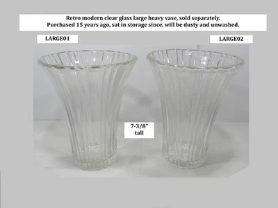 jarrón grande de vidrio transparente, forma de trompeta, costillas verticales, dos disponibles, se vende por separado Foto 1 de 4