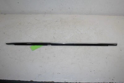 2020-2022 Cadillac CT4 porta traseira esquerda acabamento cromado 22970643 fabricante de equipamento original - Imagem 1 de 4