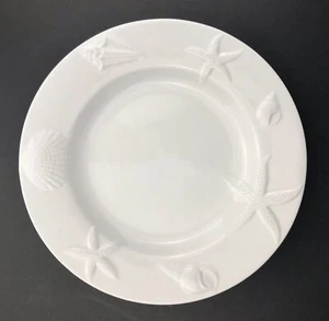 Plato de cena profundo blanco Pottery Barn SEASHORE 10-7/8" conchas en relieve COMO NUEVO - Imagen 1 de 17