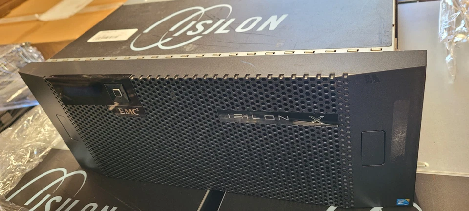 EMC Isilon X410 NAS Storage System w/36 Trays,128GB RAM,+OS,2x 80GB MSATA boot - Image 1 of 4