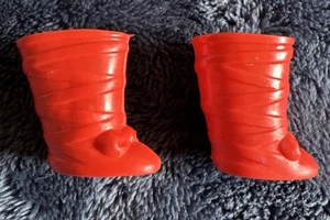 Bambola pupazzo vintage anni 70 REMCO FINGER DING vestiti RED GO Go Boots - Foto 1 di 6