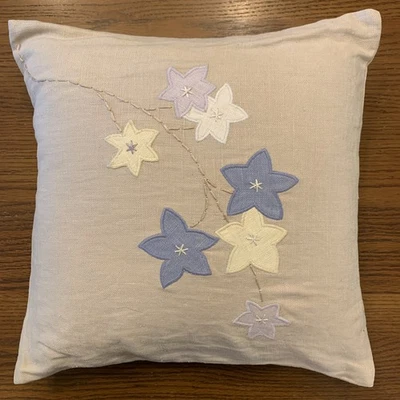 Almohada Pottery Barn bordado floral 100 % lino relleno de plumas 12x12 Foto 1 de 4