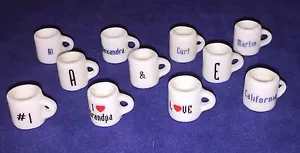 Ciondolo tazza tazza miniatura casa delle bambole scala 1:12 *SCEGLI TU* frasi lettere simboli - Foto 1 di 5
