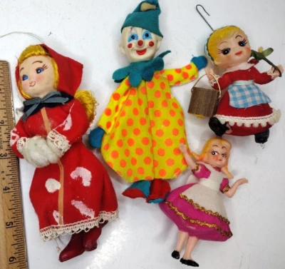 Conjunto/4 enfeites de Natal vintage feitos no Japão boneca/palhaço brinquedos tecido/plástico década de 1950 - Imagem 1 de 4