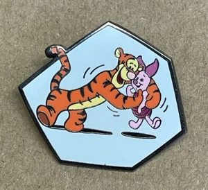 Disney Pin Willabee & Ward Winnie the Pooh Collection Tigger Hugging Piglet - Picture 1 of 3