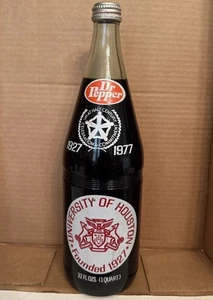 Dr. Pepper Commemorative Bottle 32 oz University of Houston Texas Cougars 1977 - Picture 1 of 4