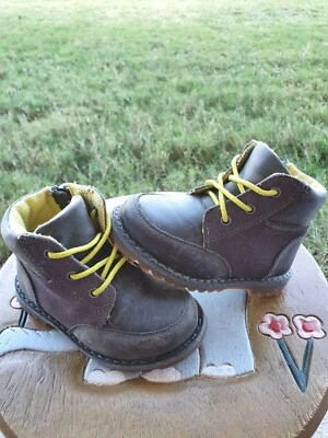 Ugg Croatia Casual Leather Boot Boys' Toddler 6C - Image 1 of 4