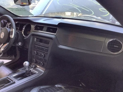 Panel de tablero usado se adapta a: Ford Mustang 2010 grado A Foto 1 de 4