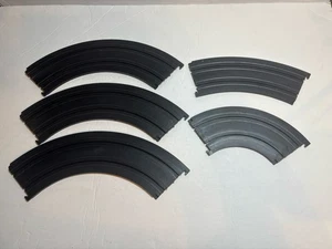AFX Aurora 9” Radius Curves #2519 (3) 12” Curve #2528 (1) 6” Curve #2518 (1) - Bild 1 von 2