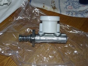 SAAB 96 SAAB 95 1969-1971 BRAKE MASTER CYLINDER - NEW - NO EXCHANGE REQUIRED - Picture 1 of 2