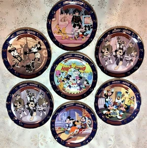 VTG BRADFORD EXCHANGE COLLECTOR PLATES "MICKEY & MINNIE THROUGH THE YEARS" * NEW - Picture 1 of 10