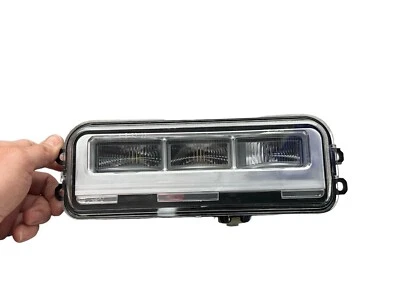 2022-2023 Toyota Tundra LED DRL farol de neblina passageiro direito destro fabricante de equipamento original genuíno - Imagem 1 de 3