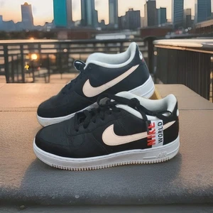 Nike Juvenil 7Y Niños Air Force 1 Bajo LV8 En Todo el Mundo Negro Carmesí CN8536-001 Escuela - Imagen 1 de 10