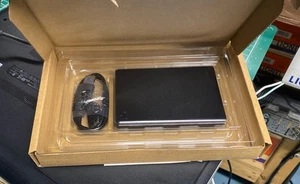 Seagate Black Expansion 1TB USB 3.0 Portable External Hard Disk - Picture 1 of 3