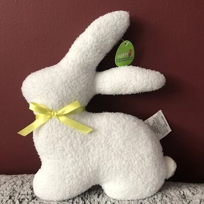 Hermosa almohada decorativa de conejo ideal para aspecto de granja exclusiva de Walgreens Foto 1 de 4