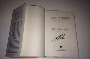 LIBRO FIRMADO RON PERLMAN EASY STREET CON CERTIFICADO DE AUTENTICIDAD DE FIRMA BONITO HELLBOY - Imagen 1 de 2