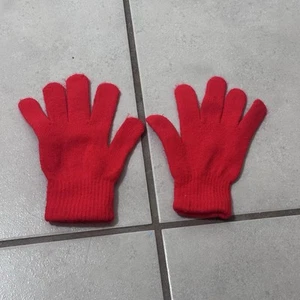 Kids Red Gloves Winter - Picture 1 of 3