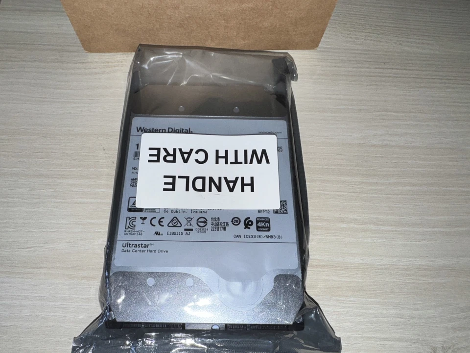 Western Digital Ultrastar DC HC530 14TB Festplatte (WUH721414ALN604) NEU - Bild 1 von 1