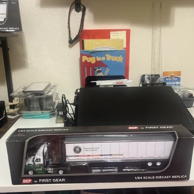 vecchio camion linea merci dominion 1/64 - Immagine 1 di 4