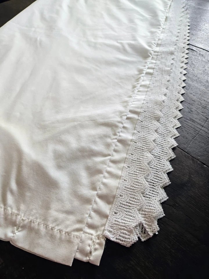 1 - COUNTRY CURTAINS brand RED LION INN ecru curtain PANEL w/ LACE TRIM 46x72 - Image 1 of 4