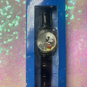 Orologio Walt Disney Topolino Edizione Limitata Castello di Cenerentola *Ha Bisogno di Batteria - Foto 1 di 7